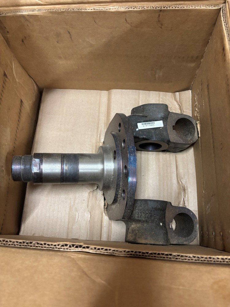 MERITOR A1 3111M3835 FRONT AXLE - STEERING KNUCKLE