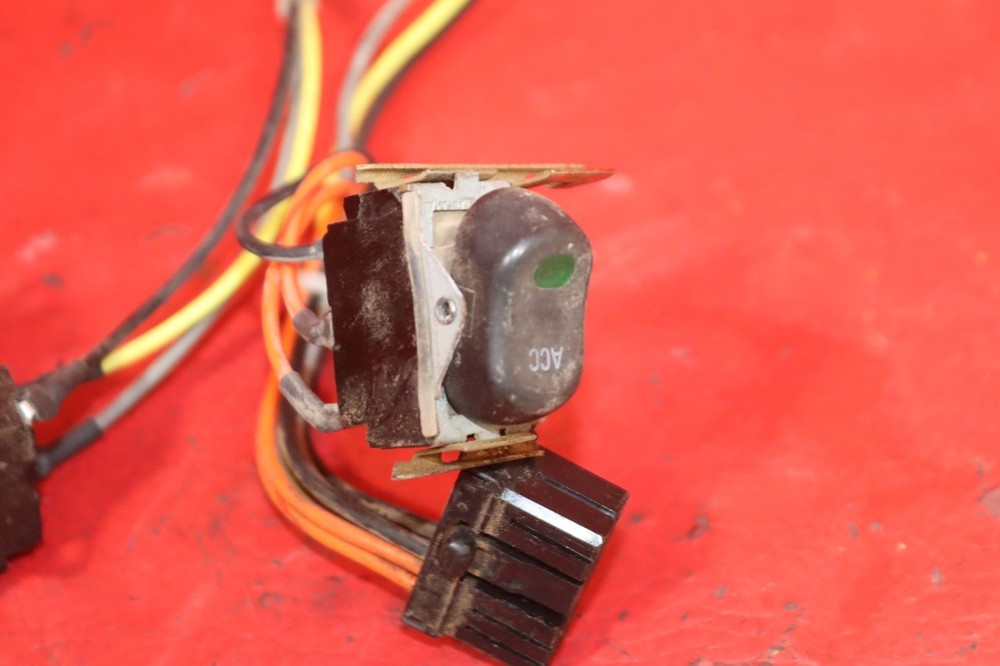 2001 HARLEY-DAVIDSON ELECTRA GLIDE CLASSIC FLHTC ACCESSORY SWITCH