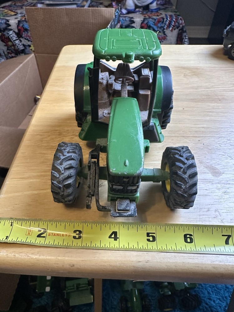 John Deere Lot: 6 Different Large Pieces