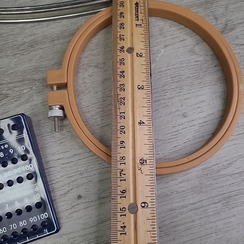 Susan Bates Peg-It Knitting Counter & Assorted Hoops Plastic Metal