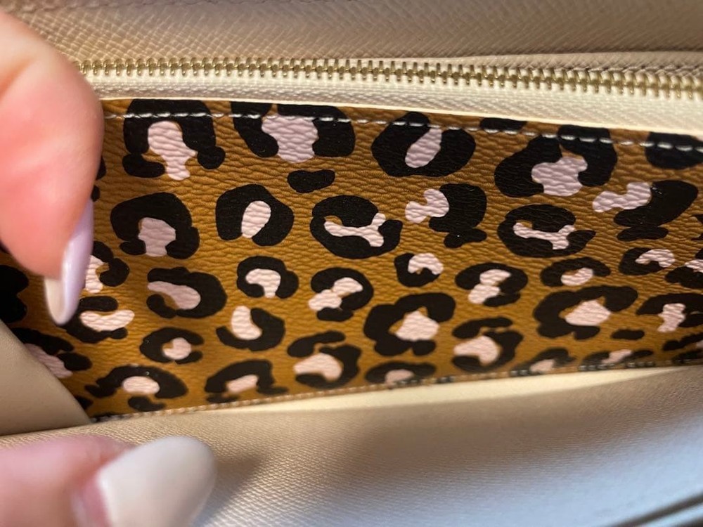 Louis Vuitton Long Wallet in Excellent Condition