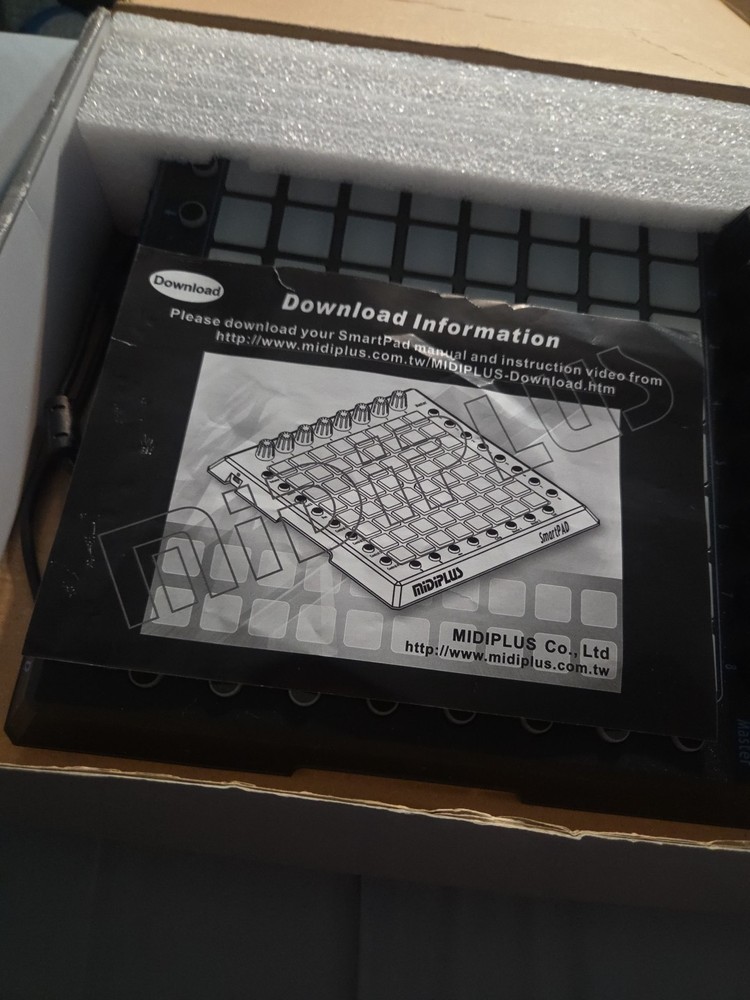 MidiPLUS SmartPAD MIDI 64-Key Controller & USB Cable MULTI-COLOR BACKLIGHT