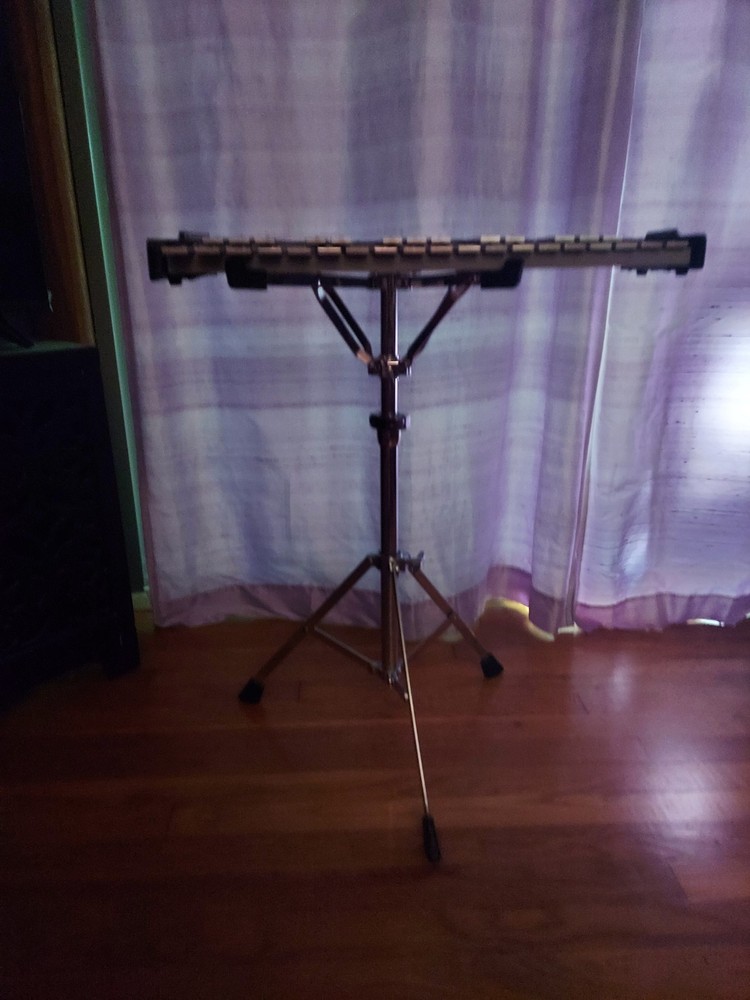 Yamaha 32 Note Xylophone ~ Stand & Sticks