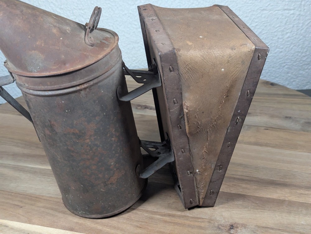 Vintage BEE SMOKER Tin & Bellows - Working