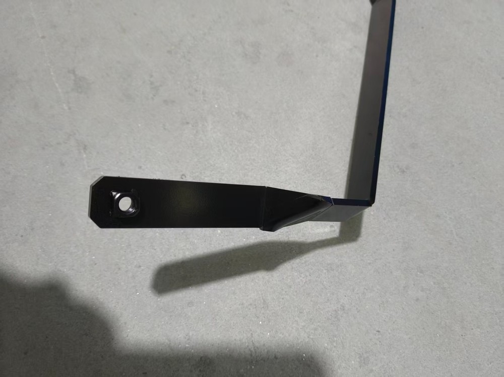 Rear Splash Shield Bracket Right Side For Volvo VNL 2018-2023
