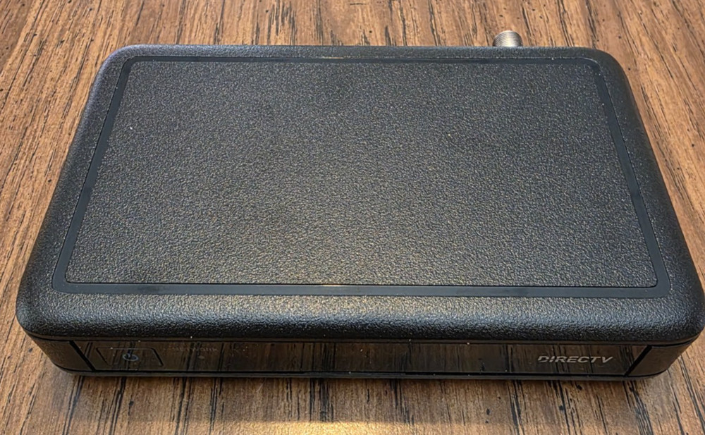 DirecTV C61-500 Genie Mini & Power Supply