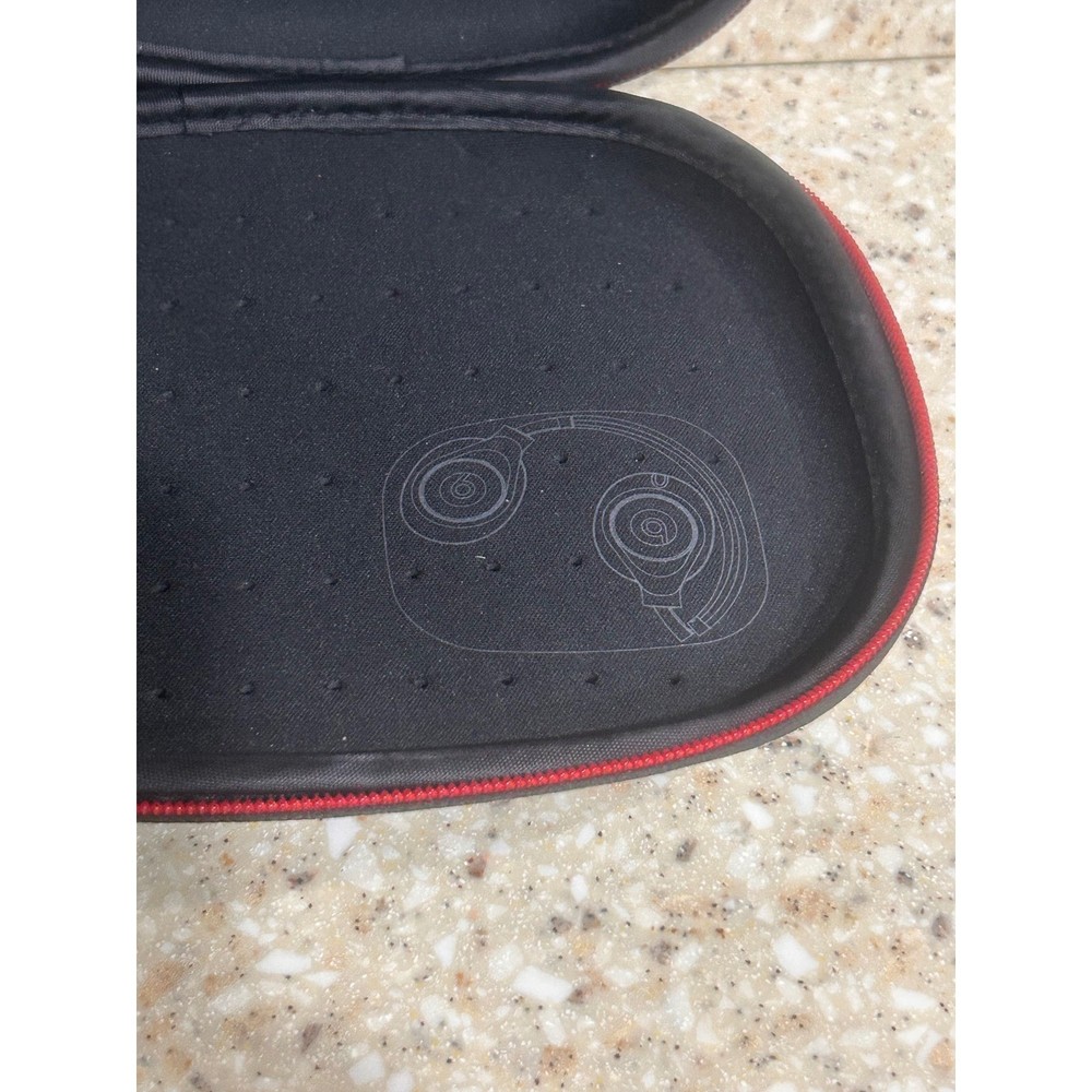 Beats Executive Hard Shell Headphone Case Black Protective Travel Storage