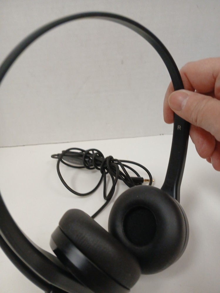 Creative Labs HS-230 Headset With Noise Cancelling Microphone