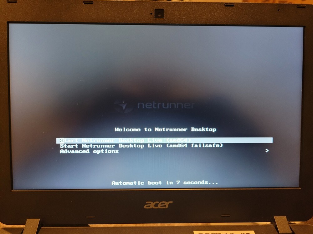 Netrunner Desktop Bootable on 16G USB Stick!