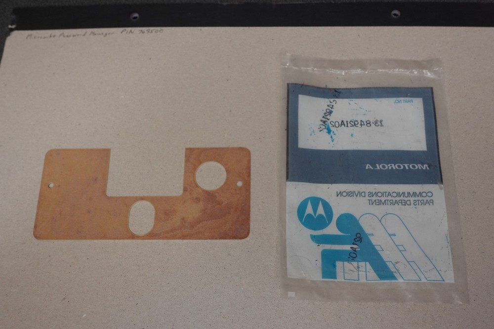 MOCOM mobile radio replacement end plate