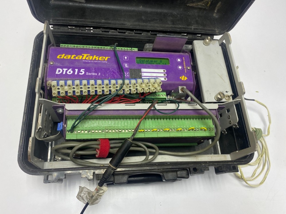 datataker dt615 seires 3 with case