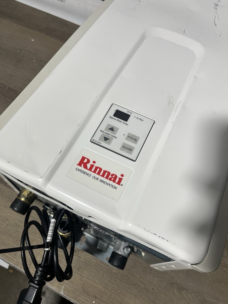 Rinnai V75iN Indoor Tankless Water Heater 180k BTU Natural Gas (B-23 #1493)