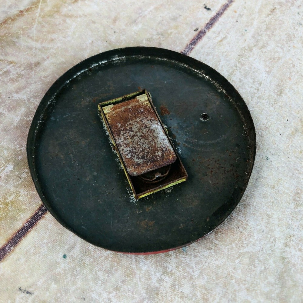 vtg the drinks are on me button