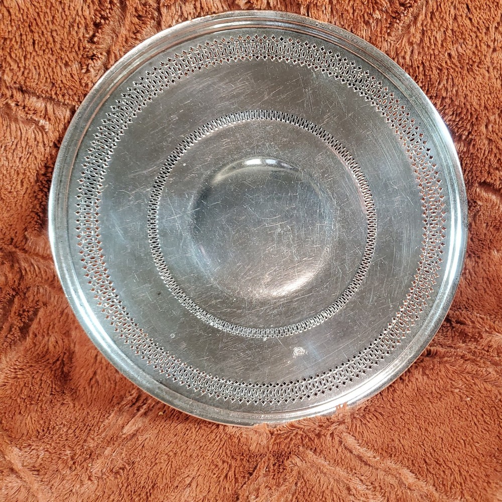Meriden Silver Plate Co. Platter 10 In