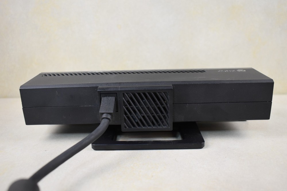 Microsoft Xbox One Kinect Wired Motion Sensor Black Model 1520 OEM