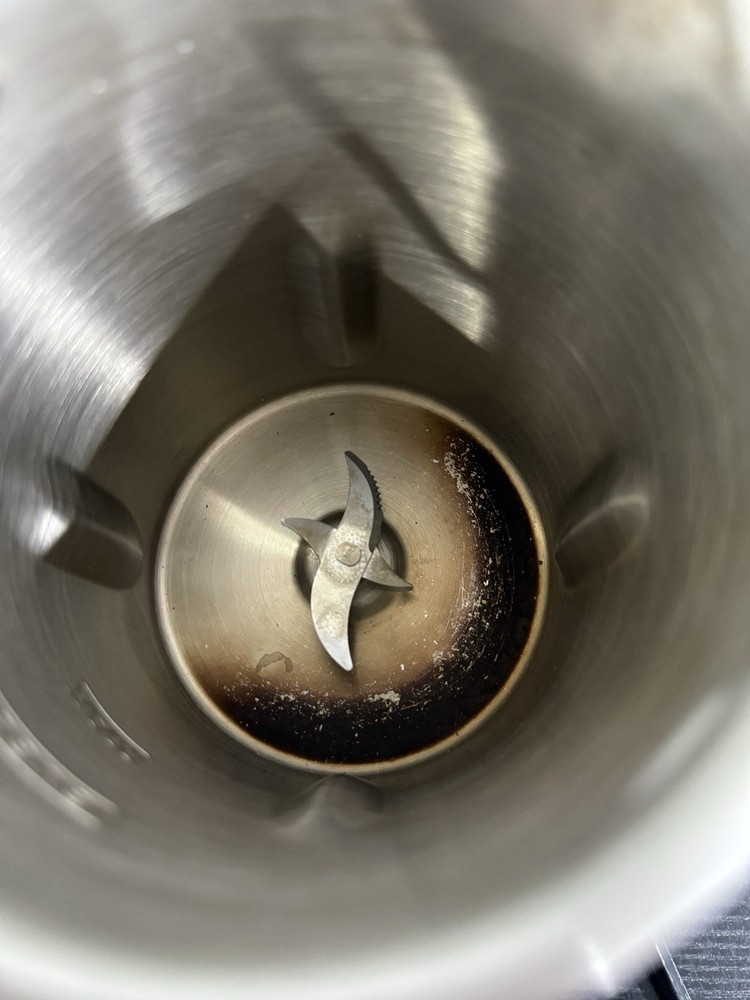 NUTR Single-Serving Nut Milk Maker Blender Black N2B Works - No strainer