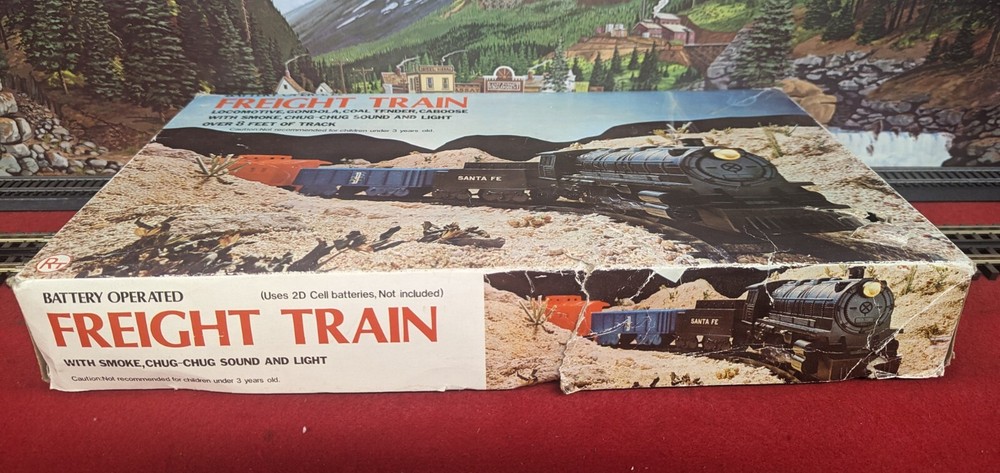 RT O BATTERY OPERATED ATSF FREIGHT TRAIN SET