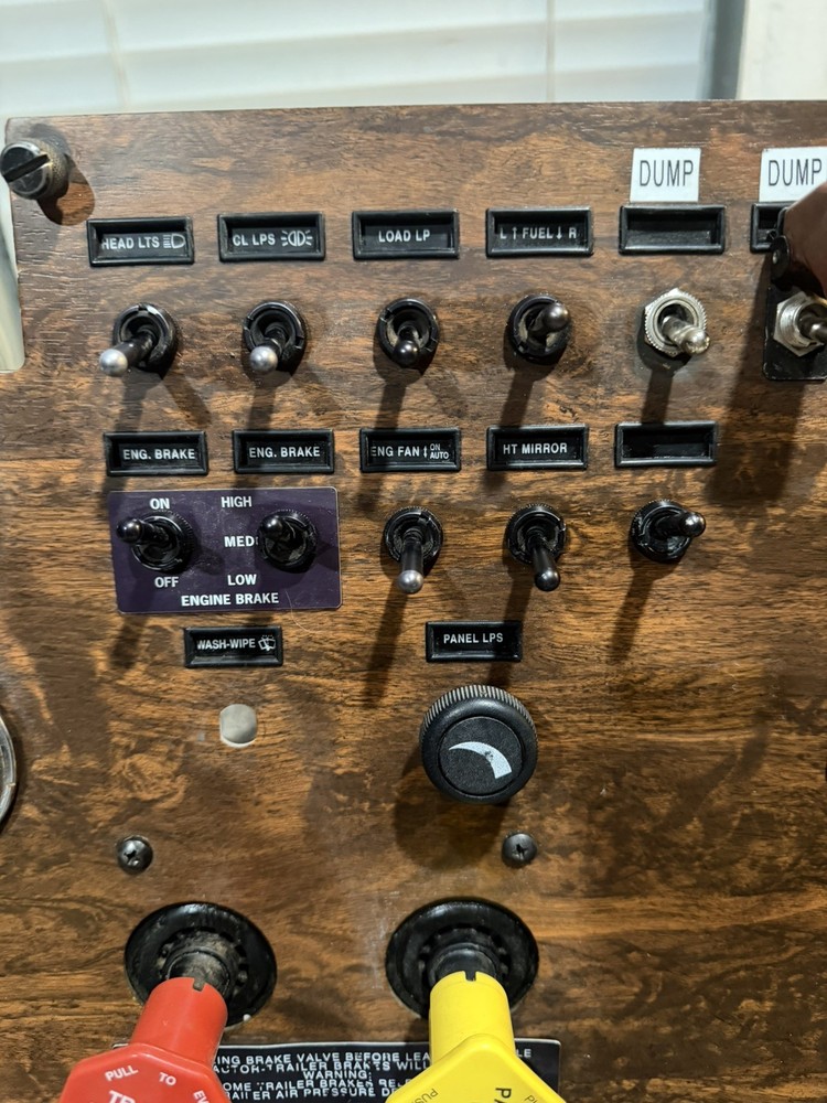 1999 Peterbilt 379 Dash Panel