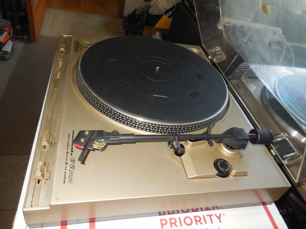 MARANTZ TT2020 VINTAGE TURNTABLE