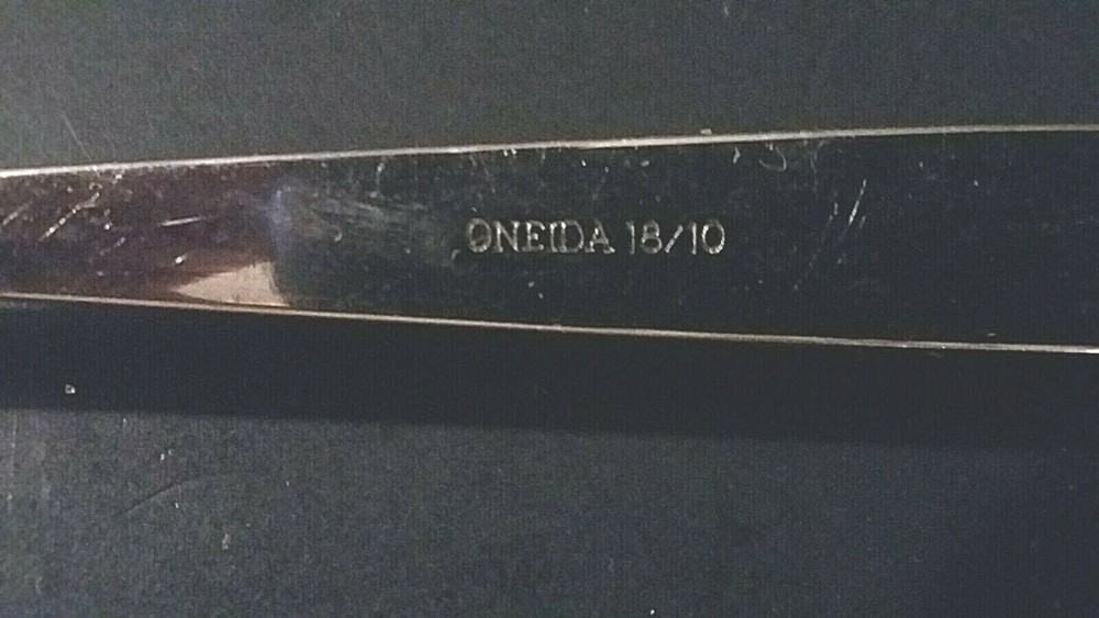 Oneida Essence stainless 8 5/8" Master Butter Knife
