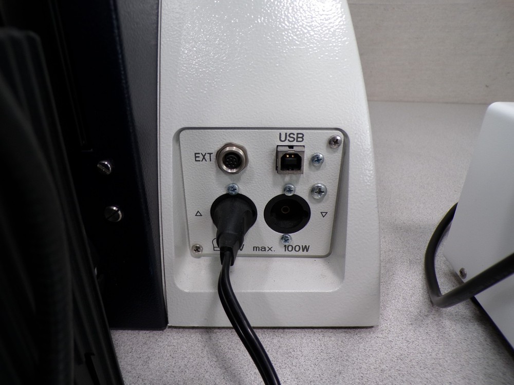 Leica DM4000B Microscope *being sold as-is