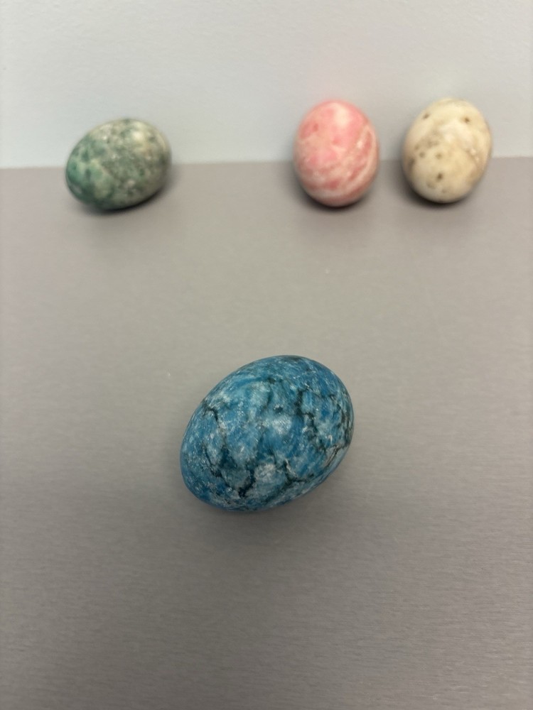 Set of 4 Carved Stone Eggs Multicolor Decorative