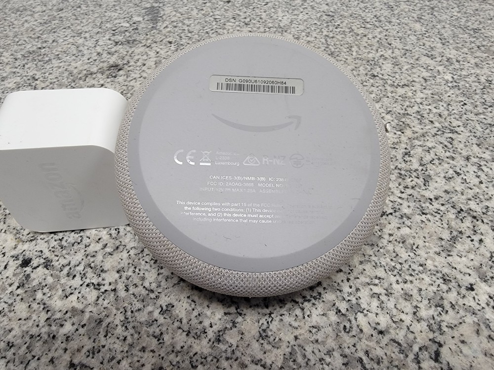 Amazon Echo Dot 3rd Gen Smart Speaker Glacier White D9N29T