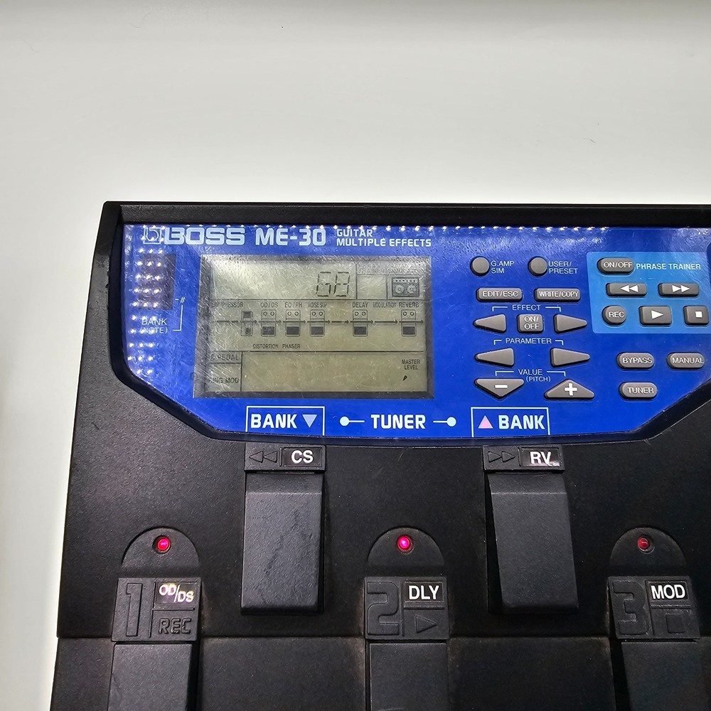 Boss ME-30 Guitar Multi-Effects Processor Turns on with Batteries No AC Adapter