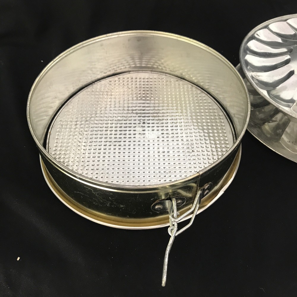 Vintage Springform Pan Fluted Insert Bakeware Made in Brazil￼ 10" 25cm Baking
