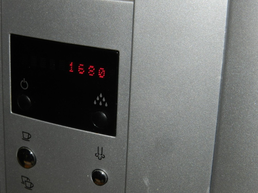 JURA IMPRESSA E9 SUPERAUTOMATIC ESPRESSO MACHINE EXCELLENT COND.