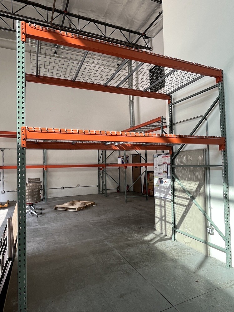 Maximize warehouse space! High-capacity storage for your heaviest pallet loads.