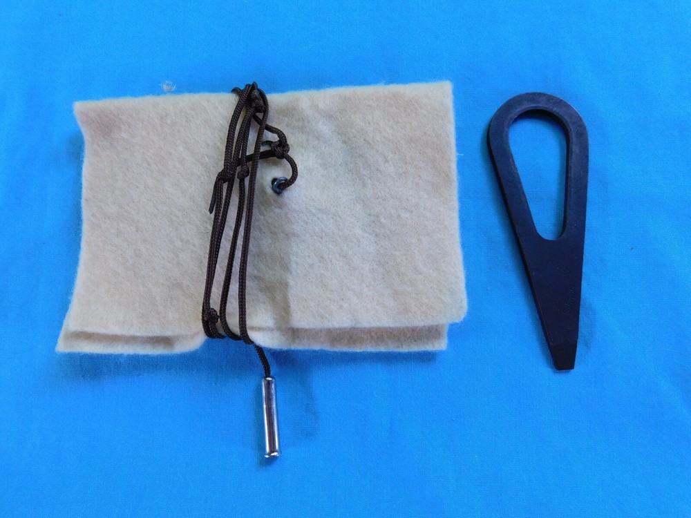 WWII - WW1 GUN CLEANING SET BRUSH CLOTH STRING TOOL