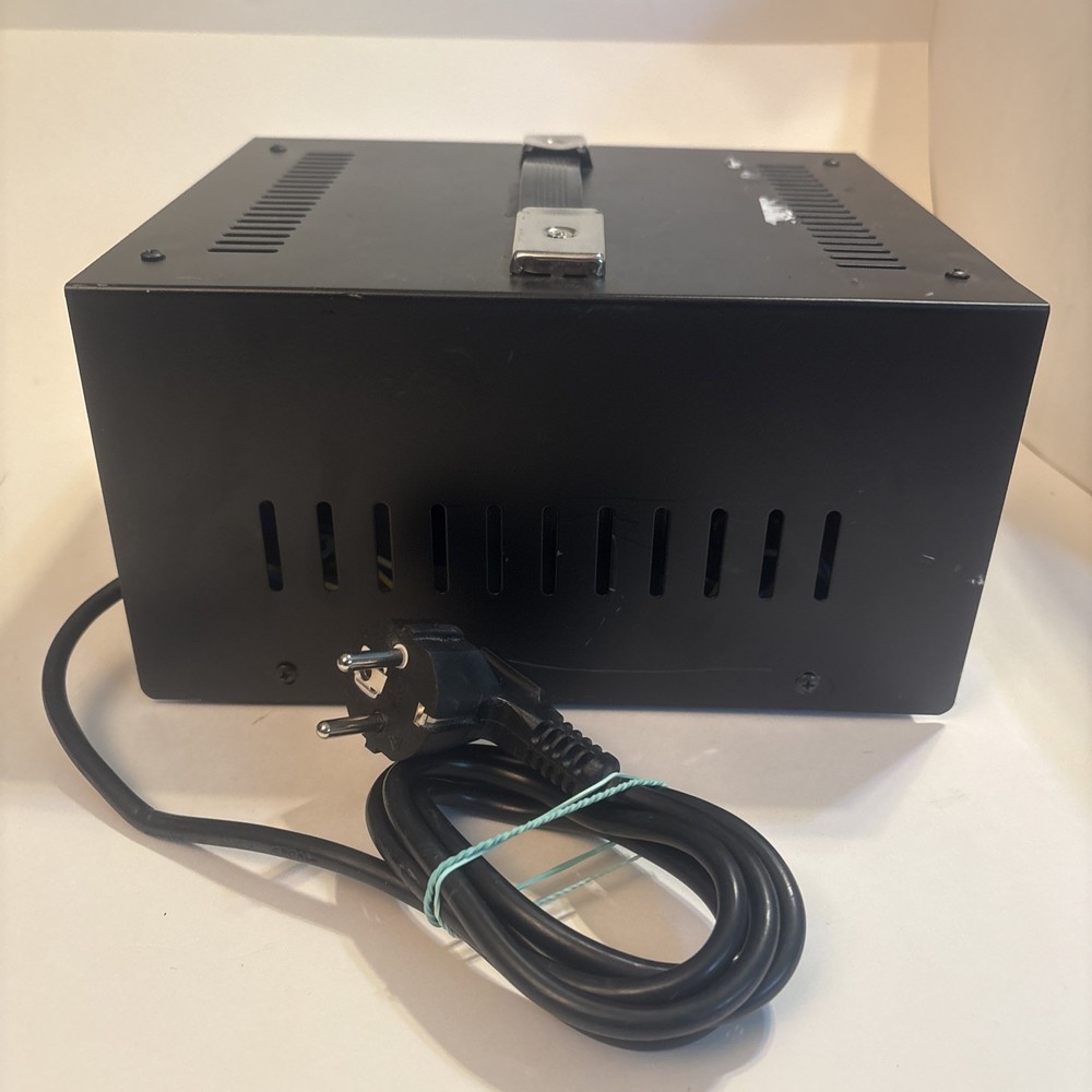 Diamond Series DSR-1000 Automatic Voltage Regulator And Converter Untested