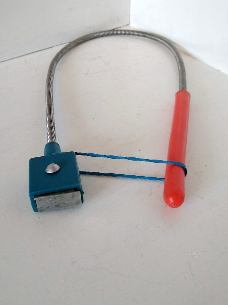 Vintage Flexi-Magnet Magnetic Pick-Up Tool