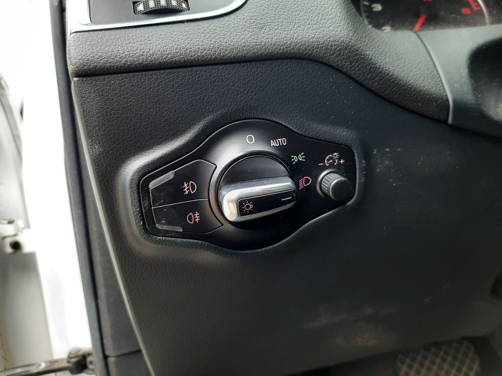 Q5 AUDI 2012 Air Shutter 1071381