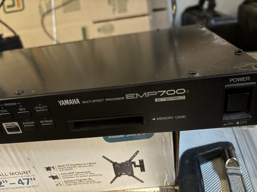 Yamaha EMP700 Stereo Multi-Effect Processor | Rackmount Unit