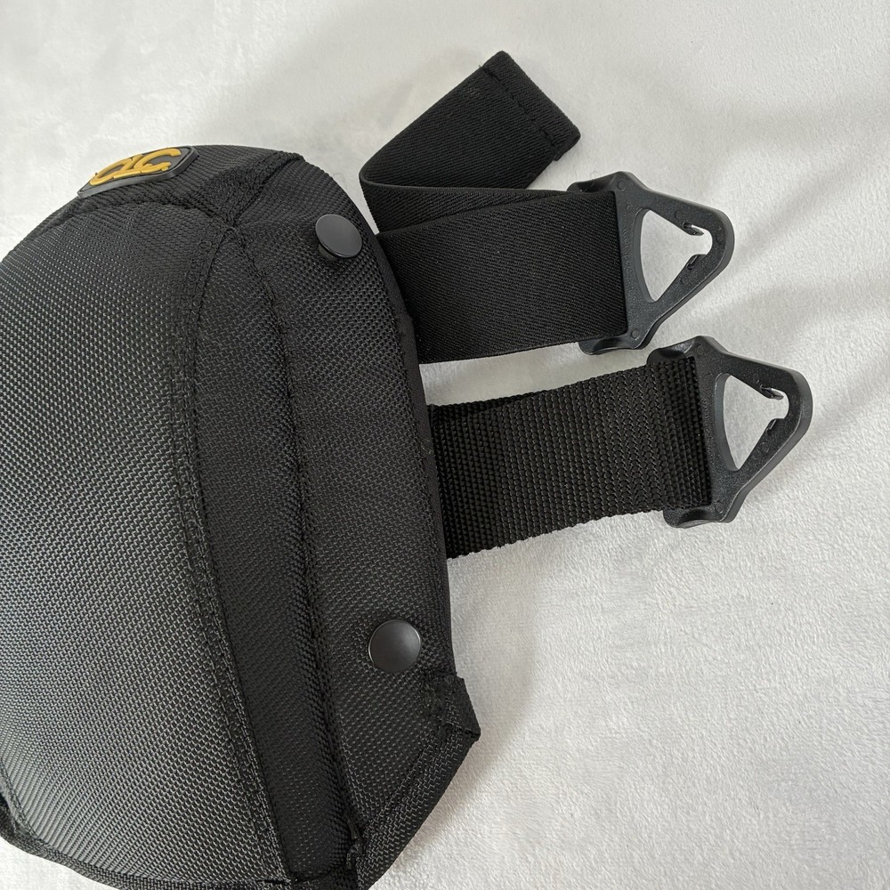 CLC Work Gear Heavy-Duty Flooring Kneepads Black Adjustable w/ Foam Padding
