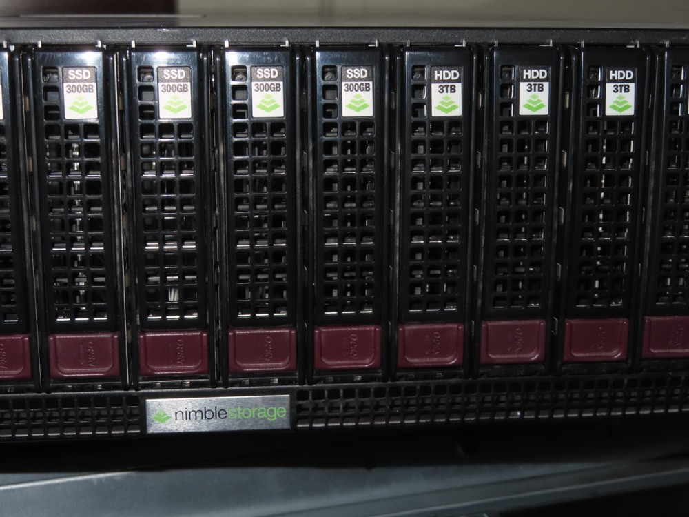 Nimble Storage Array CS260 HHD 12x 3TB SSD 4x 300GB
