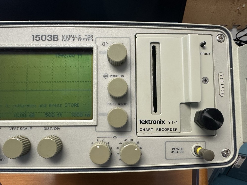 Tektronix 1503B Metallic TDR Cable Tester - Read full description