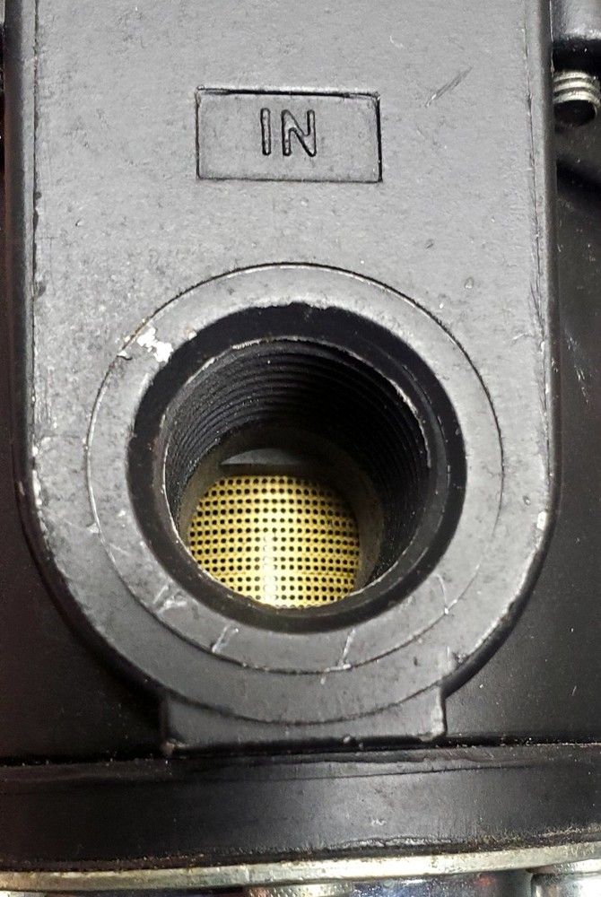 FAIRCHILD PRECISION PRESSURE REGULATOR