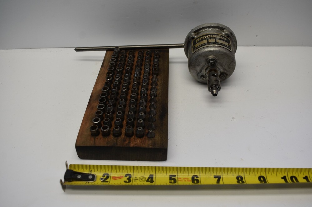 USED PROCUNIER TAPPING HEAD MODEL E SIZE 1 WITH SET OF COLLETS (127)