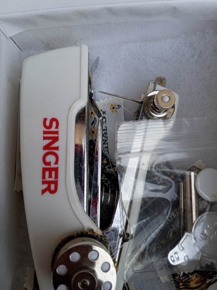 Vintage Singer Mini Mender Hand Held Works Great