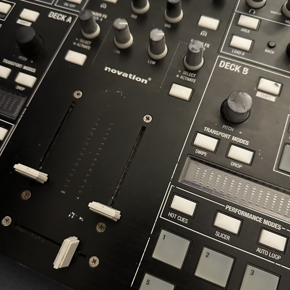 Novation Twitch Serato Itch DJ Controller