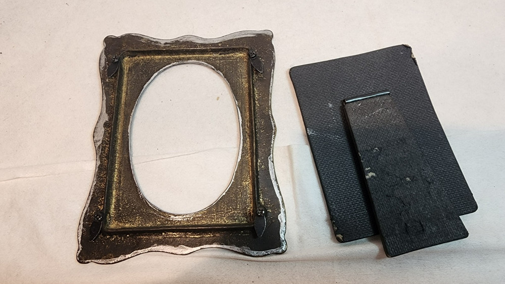 Vintage Small Metal Frame floral design, table stand, maker unknown