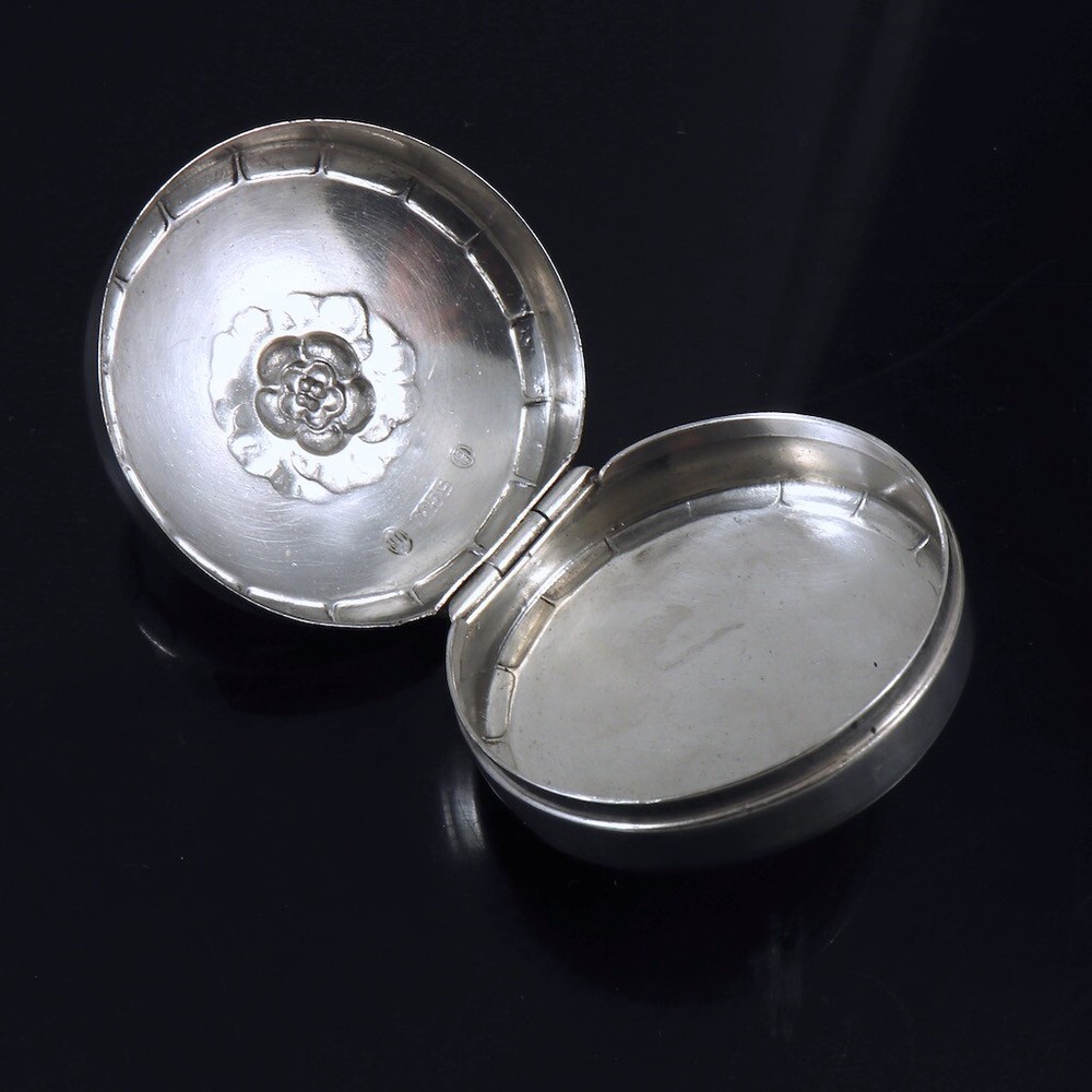 Georg Jensen. Sterling Silver Pill Box #79. Early version from 1904-1908.