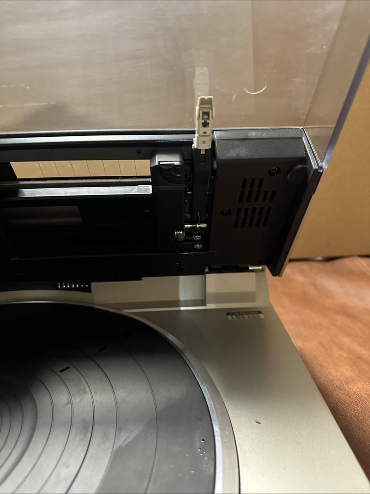 Technics SL-DL1 Direct Drive Linear Tracking Turntable