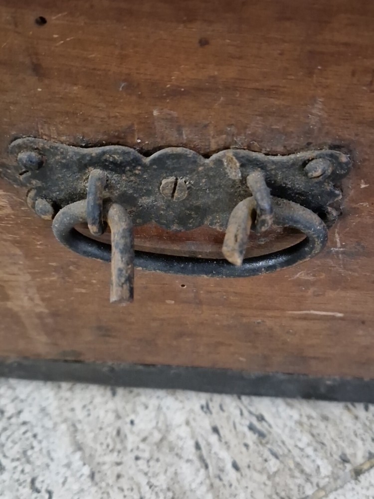 Antique Trunk Wooden 1900 About