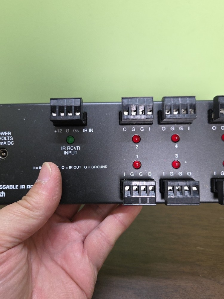 XANTECH RT8 ADDRESSABLE IR ROUTER