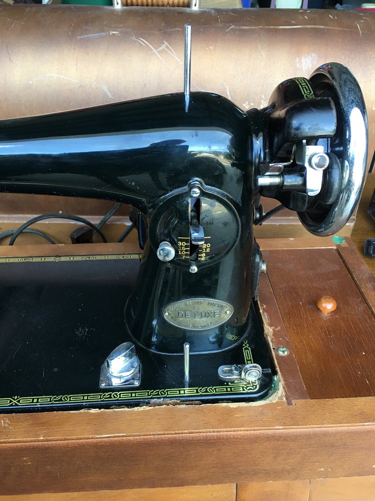 1950s SINGER De Luxe Portable Sewing Machine Japan
