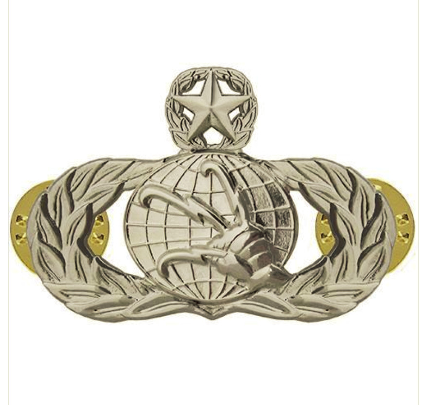 Vanguard AIR FORCE BADGE: COMMUNICATIONS: MASTER - MIDSIZE